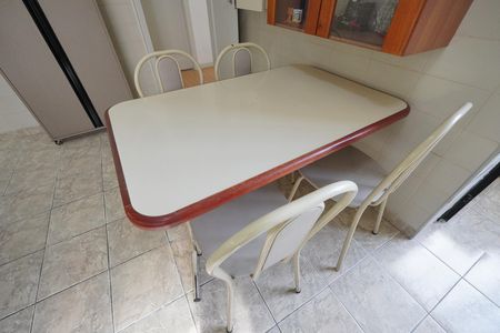 Apartamento à venda com 100m², 2 quartos e sem vagaCozinha