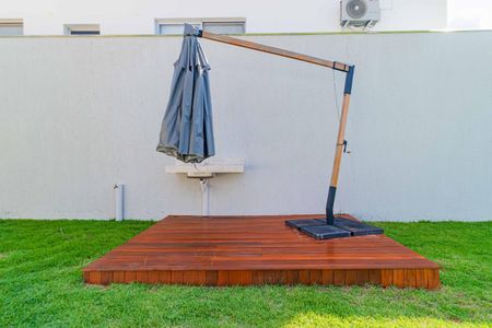Casa de condomínio à venda com 151m², 4 quartos e 4 vagas Casa de condomínio à venda com 151m², 4 quartos e 4 vagasÁrea externa
