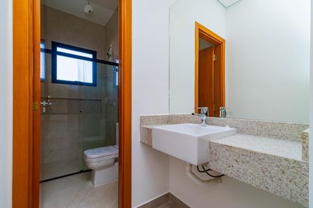 Banheiro de casa de condomínio à venda com 4 quartos, 151m² em Ipanema, Lagoa Santa
