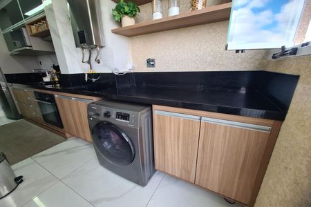 Apartamento à venda com 41m², 2 quartos e 1 vaga Apartamento à venda com 41m², 2 quartos e 1 vagaCozinha e Área de Serviço