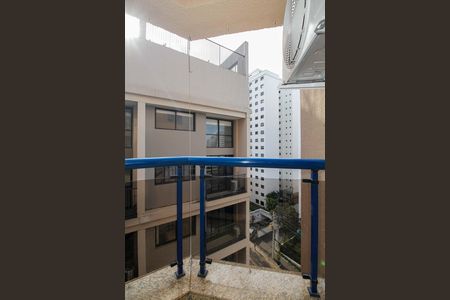 Apartamento para alugar com 105m², 3 quartos e 2 vagas Apartamento para alugar com 105m², 3 quartos e 2 vagasVaranda e Vista do Quarto 1