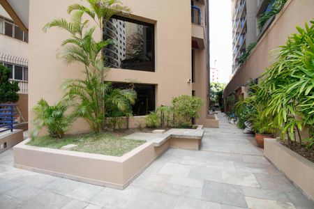 Apartamento para alugar com 105m², 3 quartos e 2 vagas Apartamento para alugar com 105m², 3 quartos e 2 vagasEntrada do Prédio