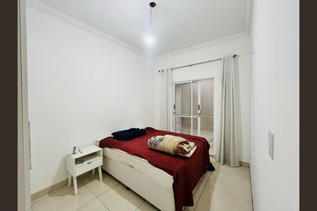 Casa à venda com 232m², 3 quartos e 2 vagas Casa à venda com 232m², 3 quartos e 2 vagasQuarto