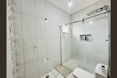 Casa à venda com 232m², 3 quartos e 2 vagas Casa à venda com 232m², 3 quartos e 2 vagasBanheiro
