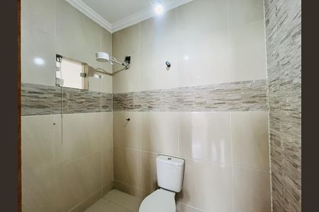 Casa à venda com 232m², 3 quartos e 2 vagas Casa à venda com 232m², 3 quartos e 2 vagasBanheiro