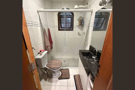Banheiro de casa para alugar com 3 quartos, 127m² em Jardim Macedonia, Embu das Artes