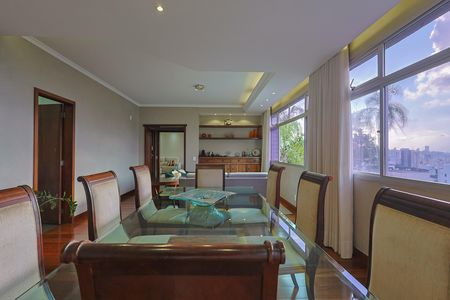 Apartamento à venda com 280m², 4 quartos e 3 vagas
