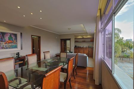 Apartamento à venda com 280m², 4 quartos e 3 vagas