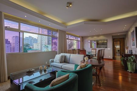 Apartamento à venda com 280m², 4 quartos e 3 vagas