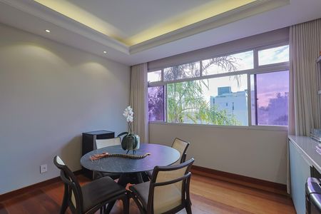 Apartamento à venda com 280m², 4 quartos e 3 vagas