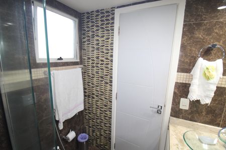 Apartamento à venda com 83m², 3 quartos e 2 vagasQuarto 3 - Banheiro