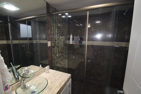 Apartamento à venda com 83m², 3 quartos e 2 vagasQuarto 3 - Banheiro