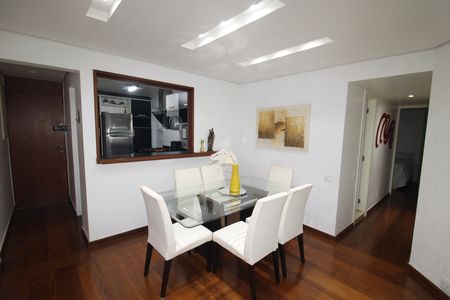 Apartamento à venda com 83m², 3 quartos e 2 vagasSala
