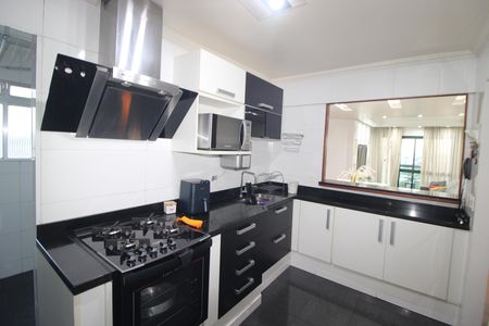 Apartamento à venda com 83m², 3 quartos e 2 vagasCozinha