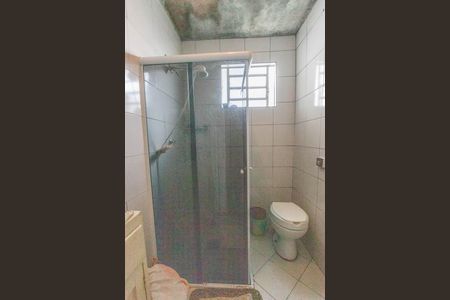 Banheiro de casa à venda com 4 quartos, 150m² em Jardim Miriam, São Paulo