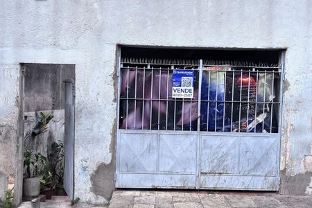 Casa à venda com 150m², 4 quartos e 1 vaga Casa à venda com 150m², 4 quartos e 1 vagaFachada + Placa