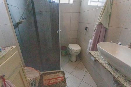 Casa à venda com 150m², 4 quartos e 1 vaga Casa à venda com 150m², 4 quartos e 1 vagaBanheiro