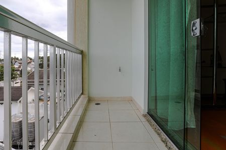 Casa para alugar com 300m², 4 quartos e 5 vagas Casa para alugar com 300m², 4 quartos e 5 vagasSacada