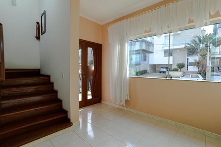 Sala de casa para alugar com 4 quartos, 300m² em Vila Oliveira, Mogi das Cruzes