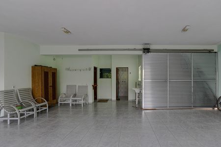 Casa para alugar com 300m², 4 quartos e 5 vagas Casa para alugar com 300m², 4 quartos e 5 vagasGaragem