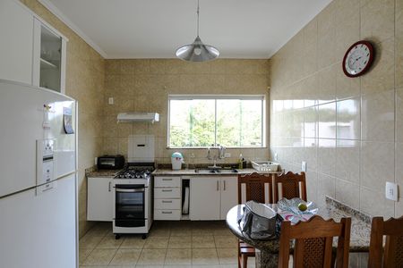 Casa para alugar com 300m², 4 quartos e 5 vagas Casa para alugar com 300m², 4 quartos e 5 vagasCozinha