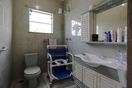 Casa para alugar com 300m², 4 quartos e 5 vagas Casa para alugar com 300m², 4 quartos e 5 vagasBanheiro da Suíte 2