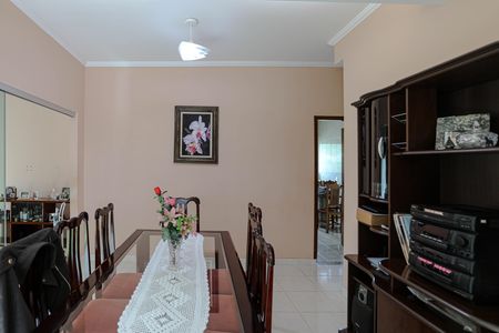 Casa para alugar com 300m², 4 quartos e 5 vagas Casa para alugar com 300m², 4 quartos e 5 vagasCopa