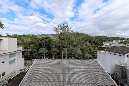 Casa para alugar com 300m², 4 quartos e 5 vagas Casa para alugar com 300m², 4 quartos e 5 vagasVista - Área de Serviço