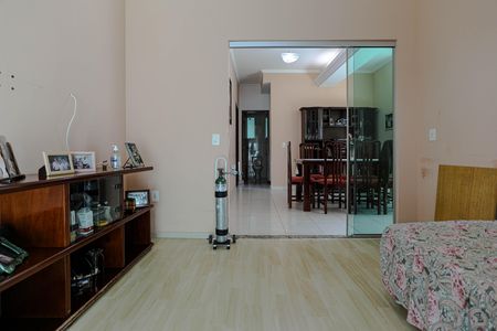Casa para alugar com 300m², 4 quartos e 5 vagas Casa para alugar com 300m², 4 quartos e 5 vagasQuarto 4