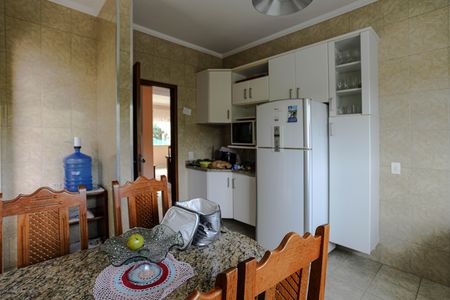 Casa para alugar com 300m², 4 quartos e 5 vagas Casa para alugar com 300m², 4 quartos e 5 vagasCozinha