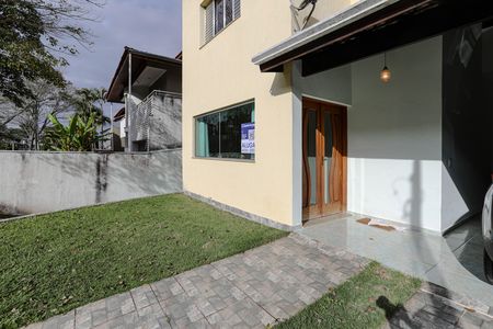 Casa para alugar com 300m², 4 quartos e 5 vagas Casa para alugar com 300m², 4 quartos e 5 vagasGaragem