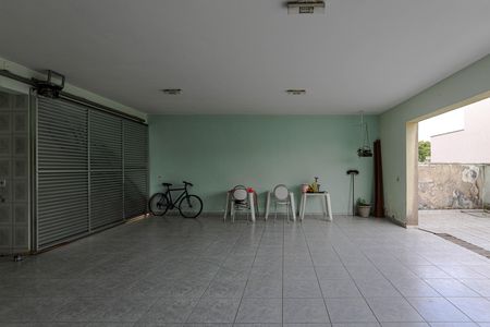 Casa para alugar com 300m², 4 quartos e 5 vagas Casa para alugar com 300m², 4 quartos e 5 vagasGaragem