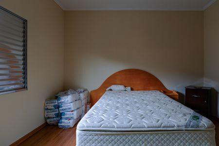 Casa para alugar com 300m², 4 quartos e 5 vagas Casa para alugar com 300m², 4 quartos e 5 vagasQuarto 1