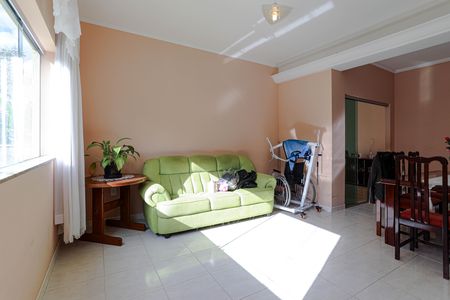 Sala de casa para alugar com 4 quartos, 300m² em Vila Oliveira, Mogi das Cruzes