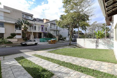 Casa para alugar com 300m², 4 quartos e 5 vagas Casa para alugar com 300m², 4 quartos e 5 vagasGaragem