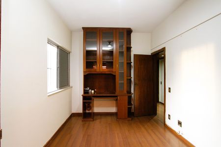 Apartamento à venda com 235m², 4 quartos e 2 vagasQuarto 2