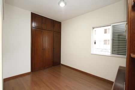 Apartamento à venda com 235m², 4 quartos e 2 vagasQuarto 2