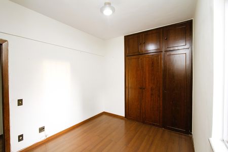 Apartamento à venda com 235m², 4 quartos e 2 vagasQuarto 2