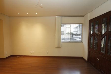 Apartamento à venda com 235m², 4 quartos e 2 vagasSala