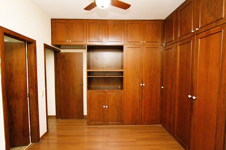 Apartamento à venda com 235m², 4 quartos e 2 vagasQuarto 4 - Suíte
