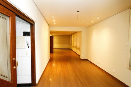 Apartamento à venda com 235m², 4 quartos e 2 vagasSala