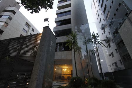 Apartamento à venda com 235m², 4 quartos e 2 vagasFachada