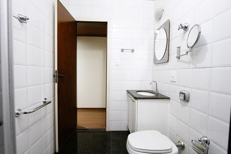 Apartamento à venda com 235m², 4 quartos e 2 vagasBanheiro Social