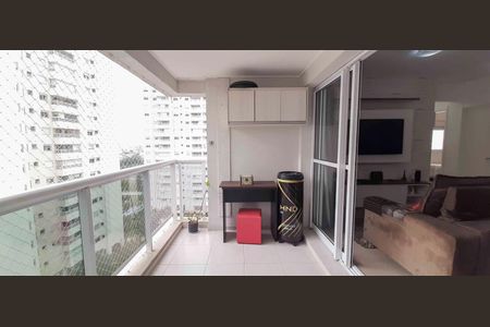 Apartamento à venda com 110m², 3 quartos e 2 vagas Apartamento à venda com 110m², 3 quartos e 2 vagasVaranda da Sala de Jantar