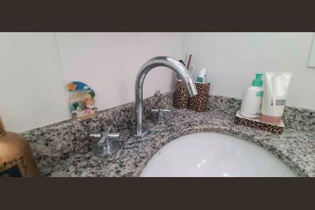 Apartamento à venda com 110m², 3 quartos e 2 vagas Apartamento à venda com 110m², 3 quartos e 2 vagasBanheiro da Suíte