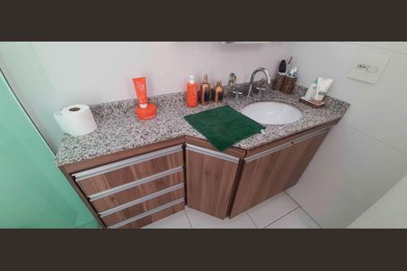 Apartamento à venda com 110m², 3 quartos e 2 vagas Apartamento à venda com 110m², 3 quartos e 2 vagasBanheiro da Suíte