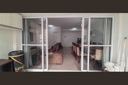 Apartamento à venda com 110m², 3 quartos e 2 vagas Apartamento à venda com 110m², 3 quartos e 2 vagasVaranda da Sala de Jantar