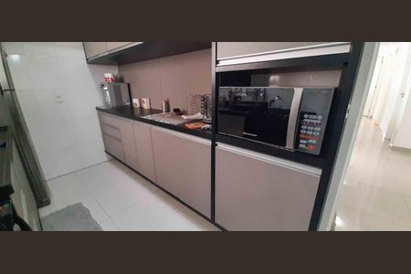 Apartamento à venda com 110m², 3 quartos e 2 vagas Apartamento à venda com 110m², 3 quartos e 2 vagasCozinha