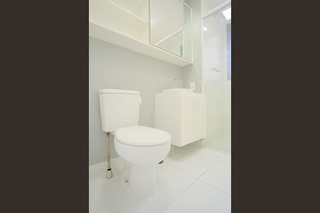 Banheiro de kitnet/studio para alugar com 1 quarto, 26m² em Vila Aricanduva, São Paulo