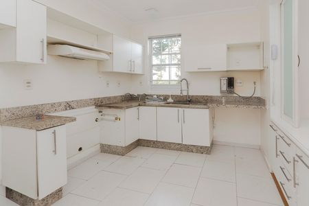 Casa de condomínio para alugar com 220m², 4 quartos e 2 vagas Casa de condomínio para alugar com 220m², 4 quartos e 2 vagasCozinha
